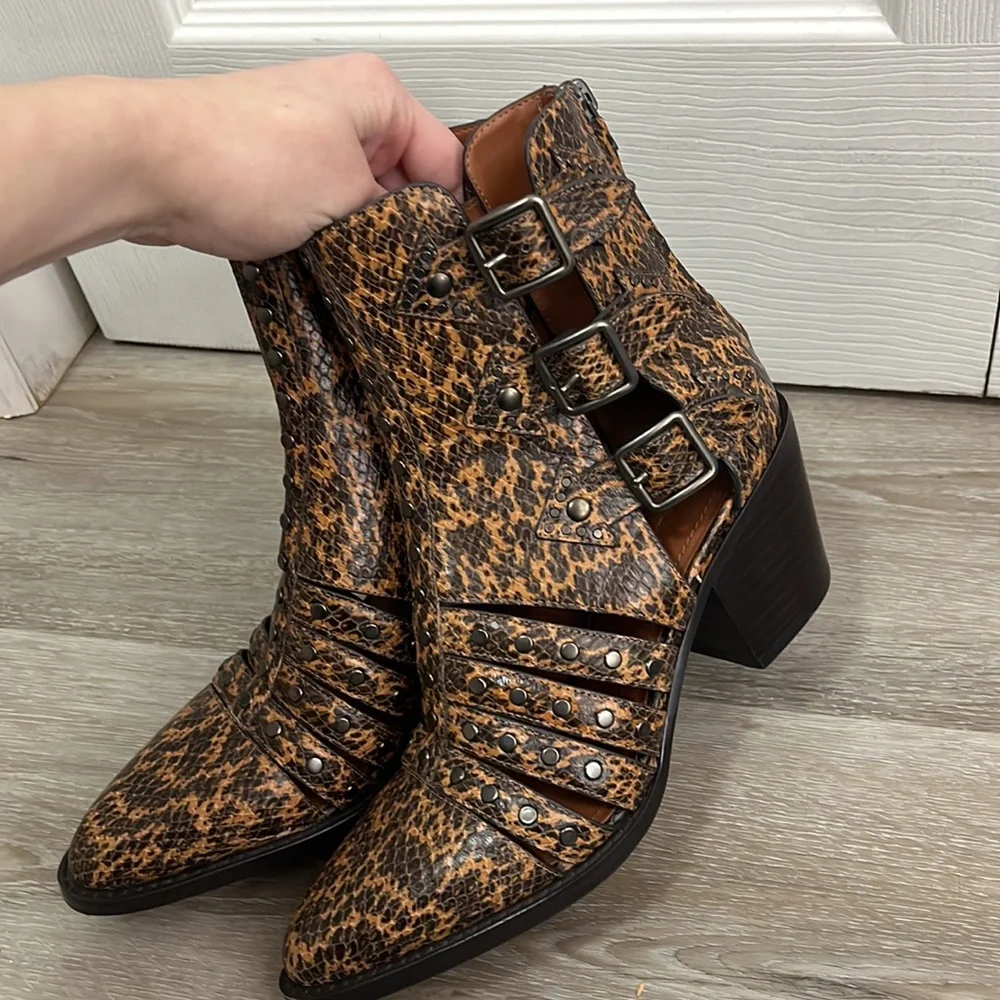 Coach Brown Ankle Boots - Picture 4 of 11